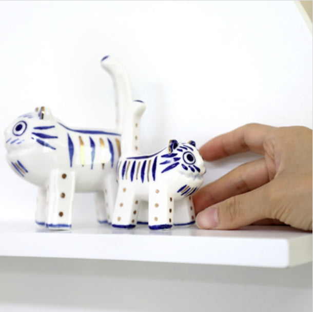 [KOREAN MUSEUM LIFE] miniature white porcelain with blue tiger design