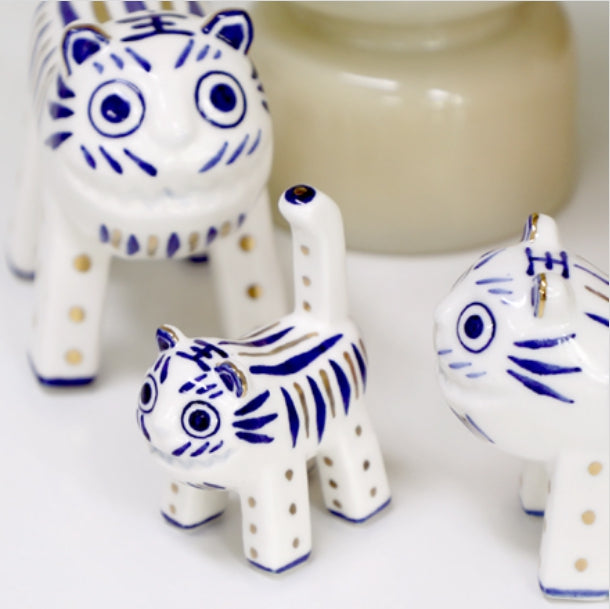 [KOREAN MUSEUM LIFE] miniature white porcelain with blue tiger design