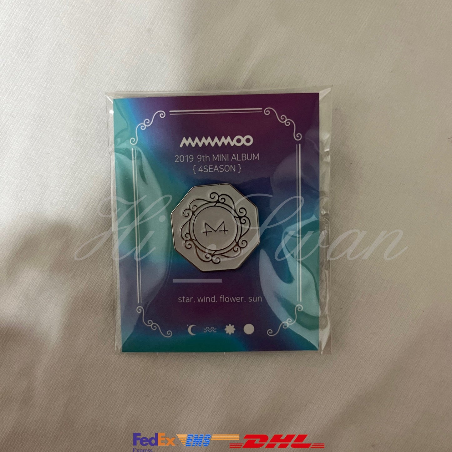 [MAMAMOO] - Mamamoo 4season WHITE WIND BADGE OFFICIAL MD