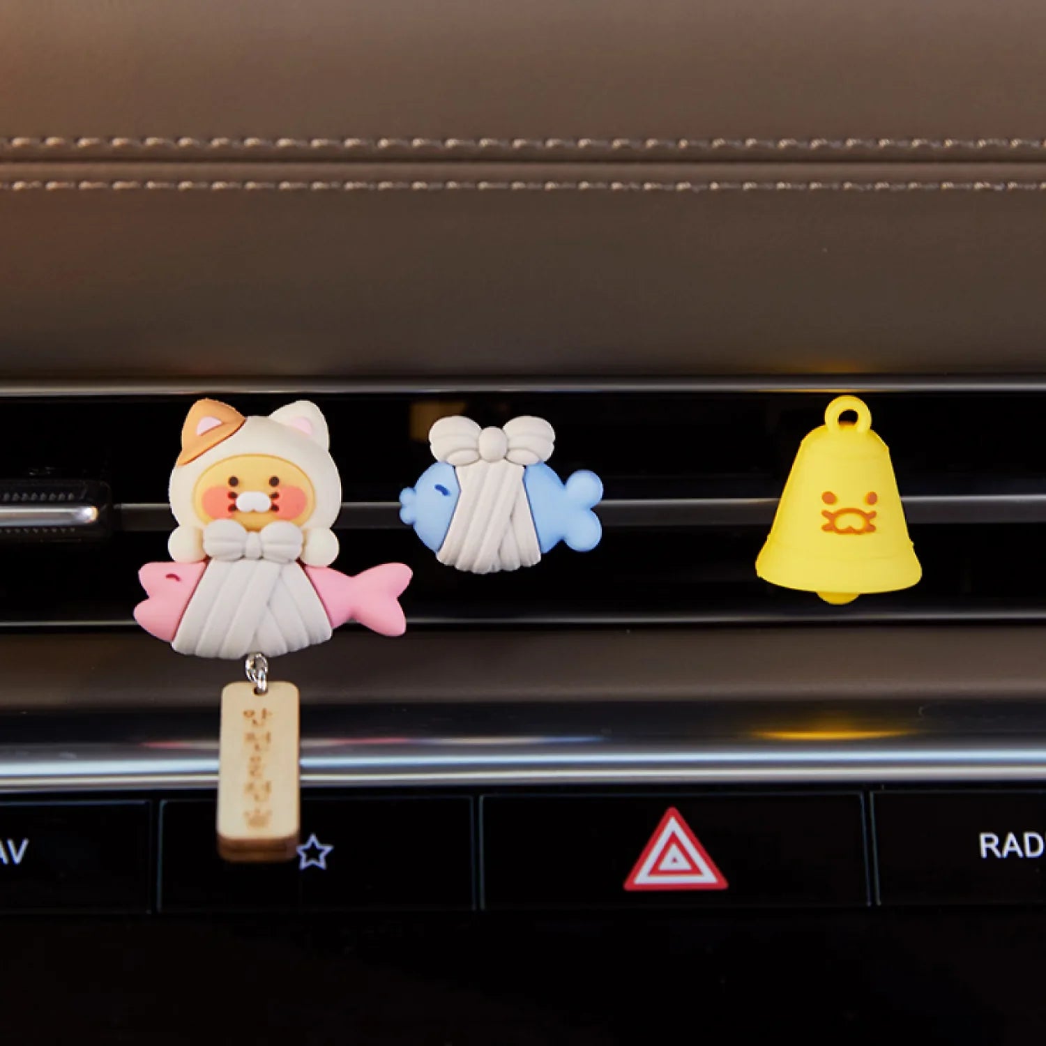 [KAKAO FRIENDS] choonsik safe driving air vent figure