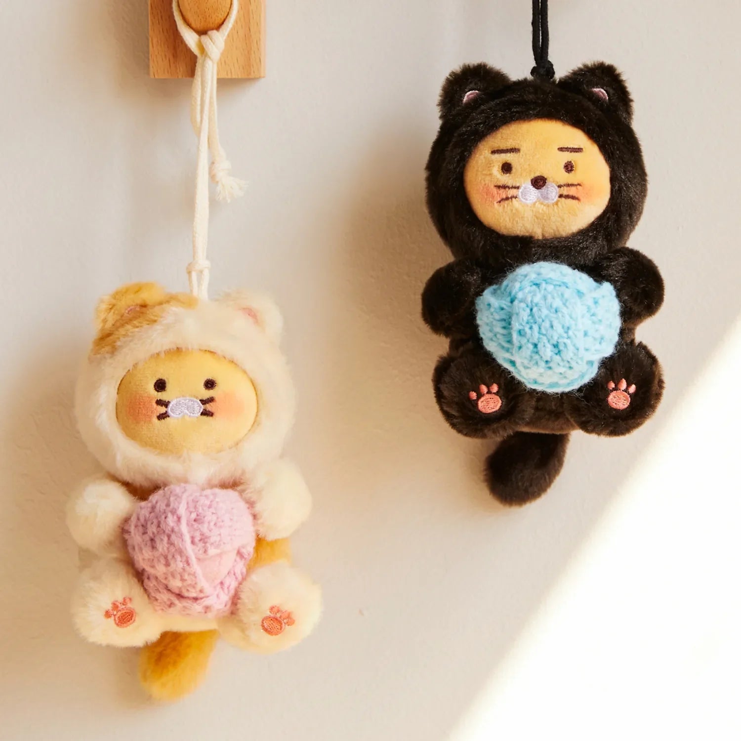 [KAKAO FRIENDS] scented car plush toy