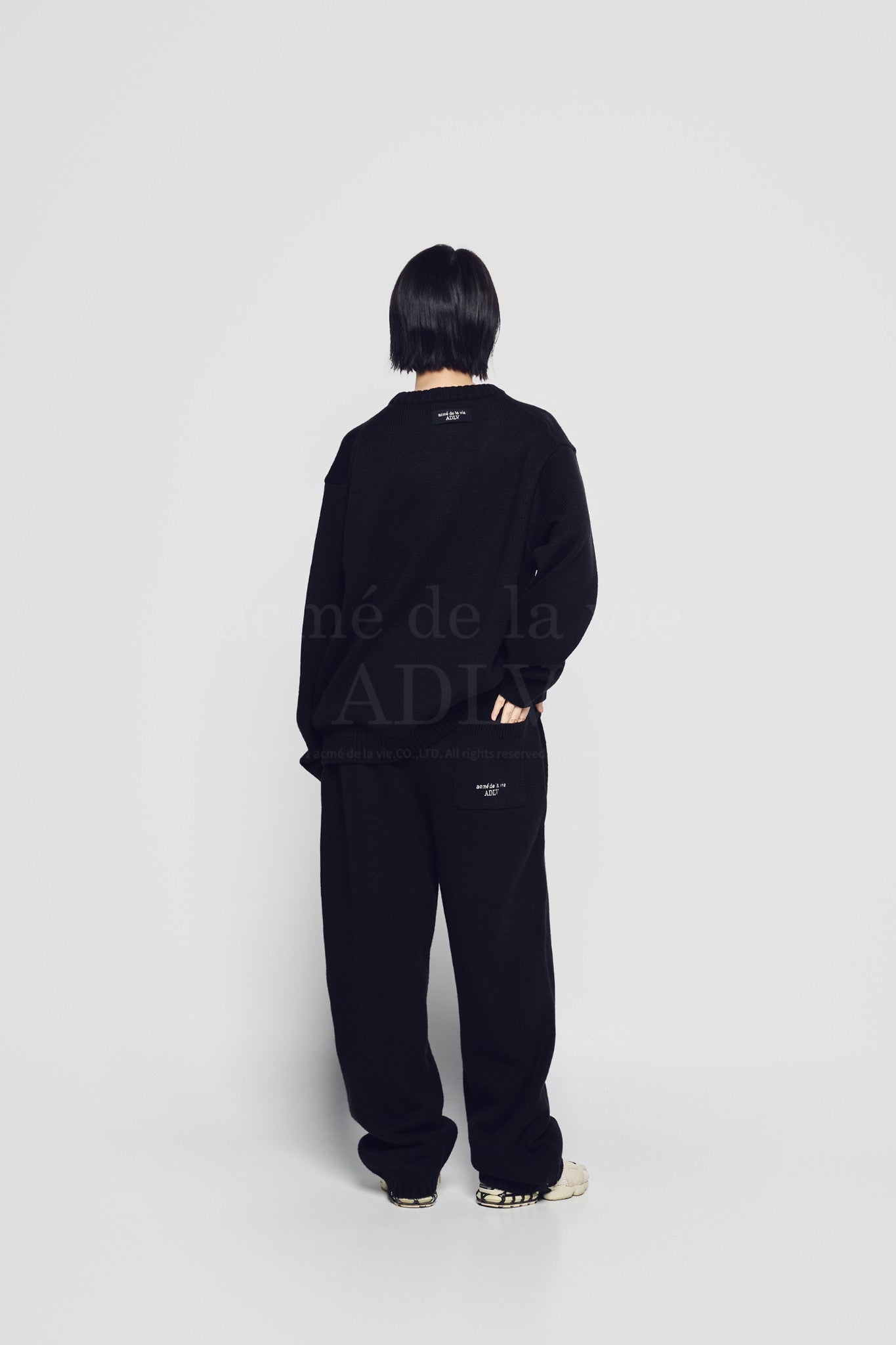 [SEVENTEEN] OVERSIZE SET UP KNIT PANTS OFFICIAL MD