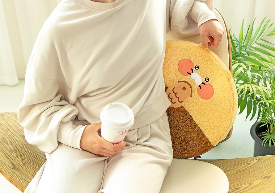 [KAKAO FRIENDS] choonsik's boucle memory foam cushion