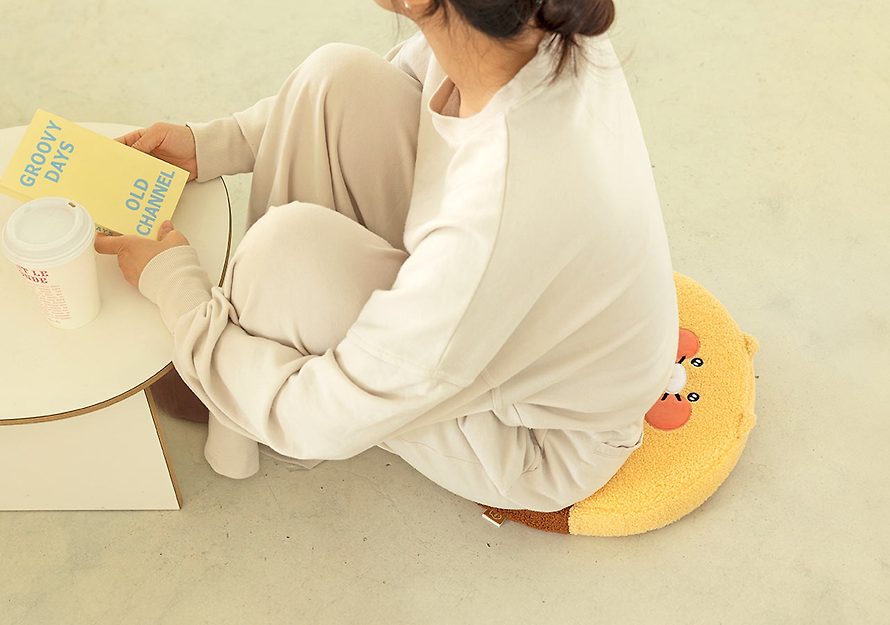 [KAKAO FRIENDS] choonsik's boucle memory foam cushion