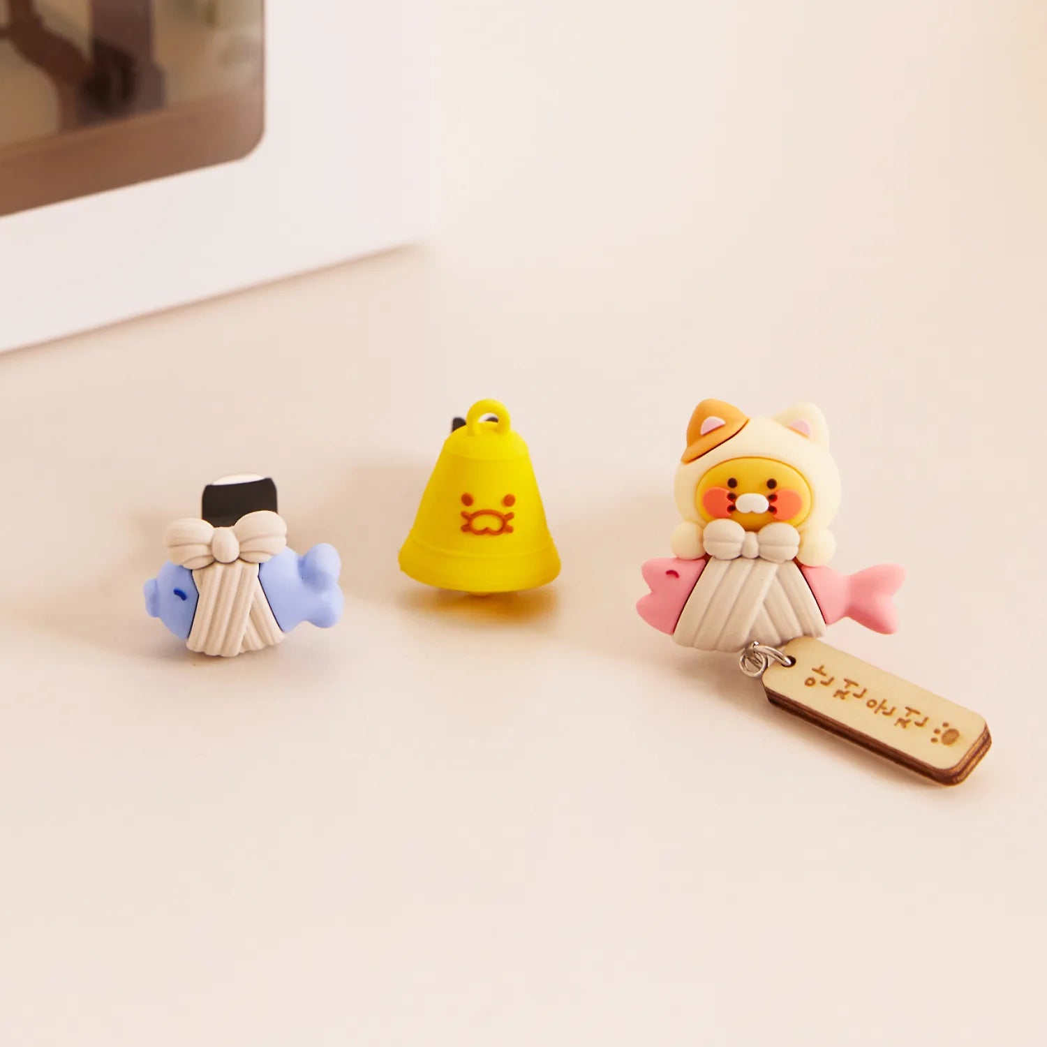 [KAKAO FRIENDS] choonsik safe driving air vent figure