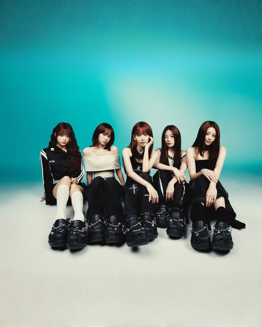 [LE SSERAFIM] X CROCS Bay Clog