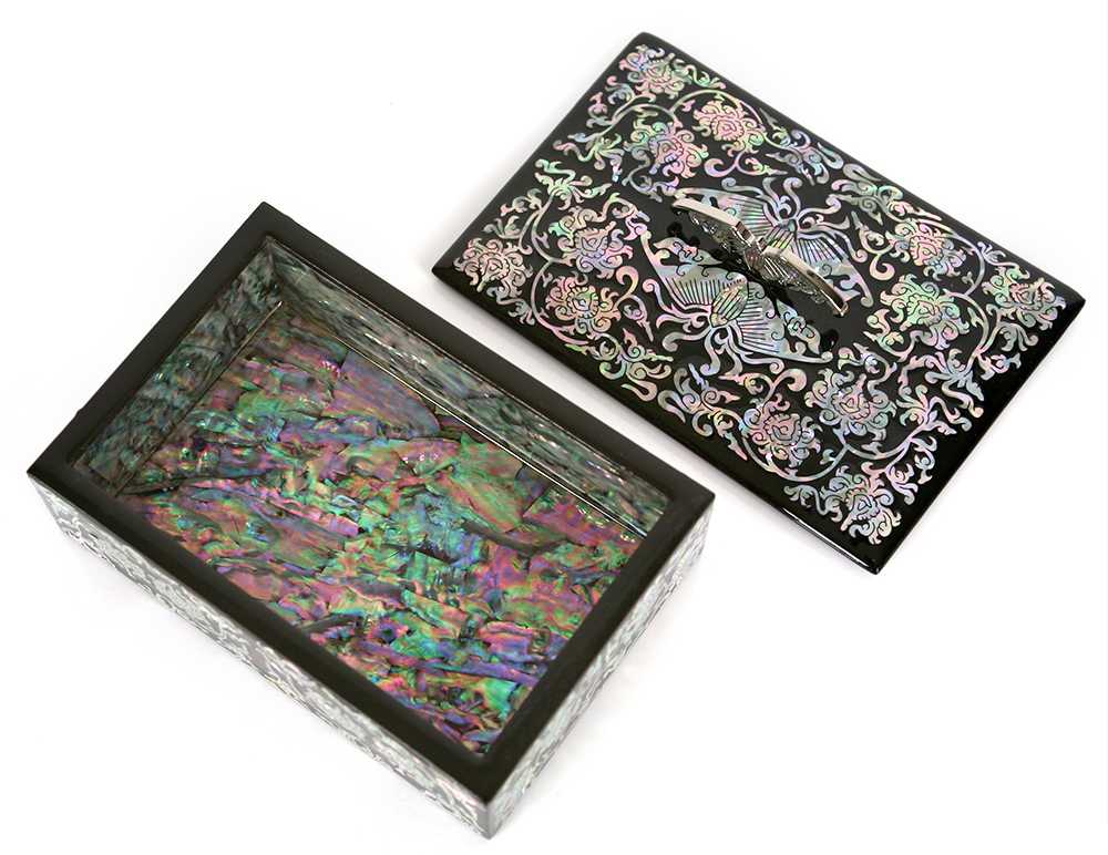 [KOREAN MUSEUM LIFE] bat design mother-of-pearl business card holder