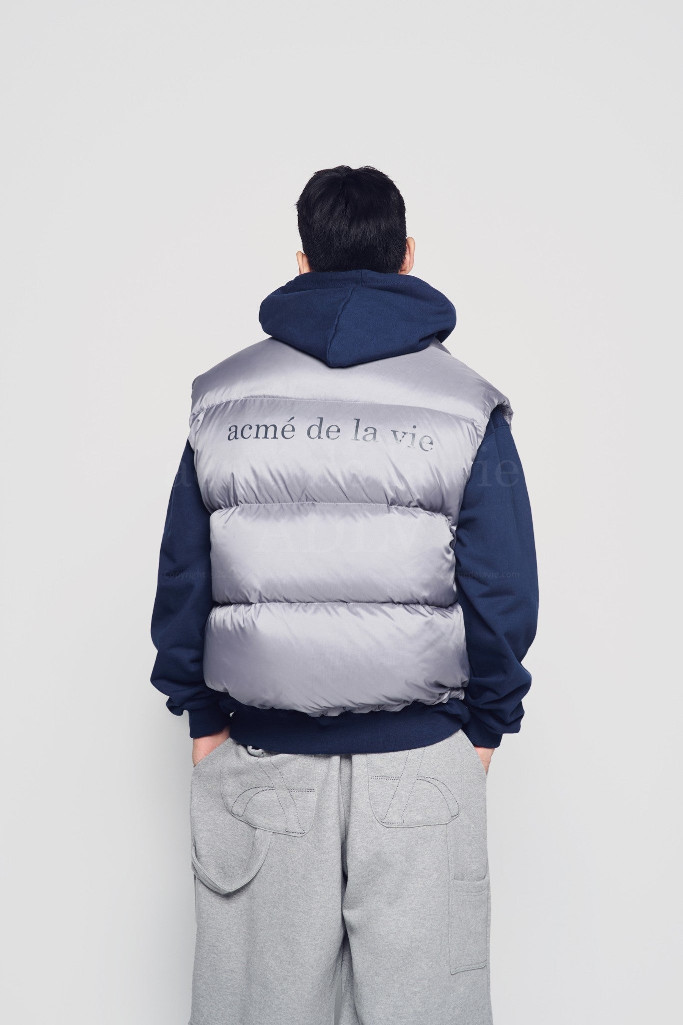 [SEVENTEEN] BASIC LOGO OVERSIZE SHORT DUCK DOWN VEST OFFICIAL MD