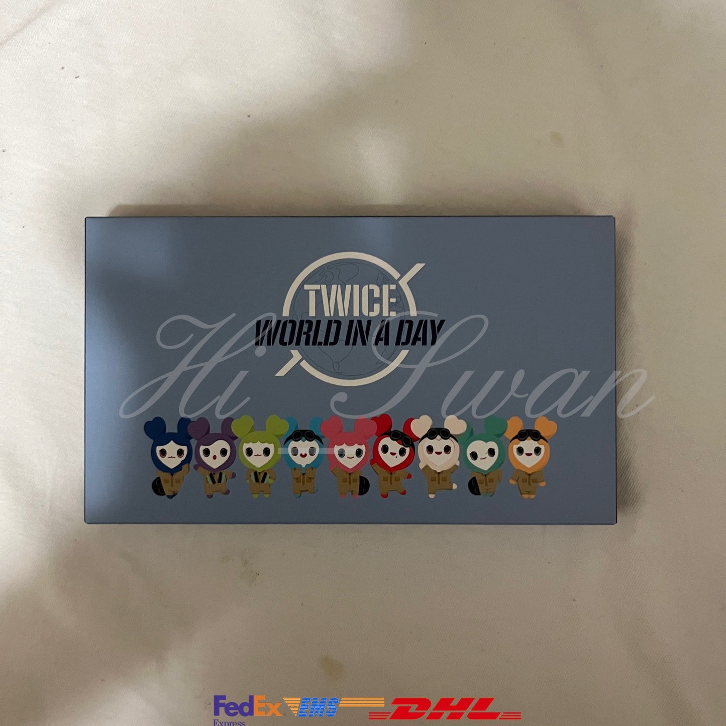 [TWICE] LOVELY WIRELESS CHARGER POWER BANK OFFICIAL MD