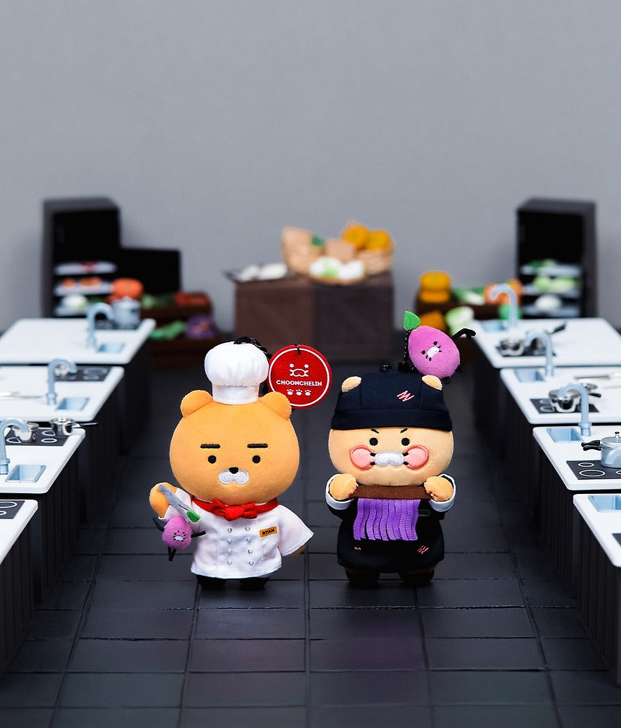 [KAKAO FRIENDS]Black and White Chef x Kakao Friends Chunsik Black Spoon Plush Keyring