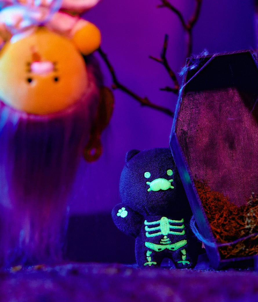 [KAKAO FRIENDS] NyangNyang Special Glow in-the Dark Skeleton Chunsik Keyring