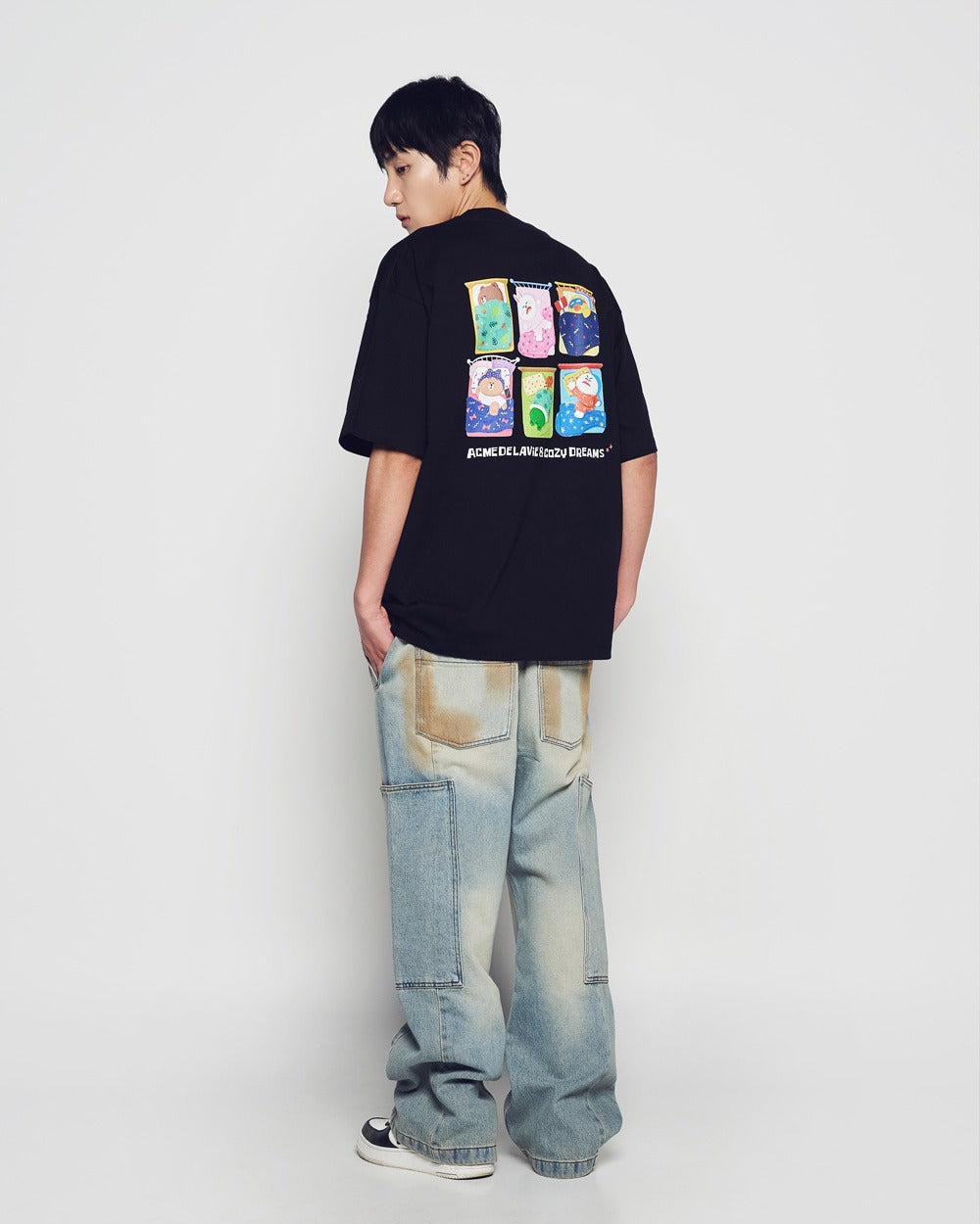 [LINE FRIEND]SLEEPING LINE FRIENDS SHORT SLEEVE T-SHIRT