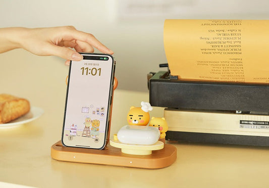 [KAKAO FRIENDS] 2 in 1 Wireless Charging Stand Bakery Ryan & Chunsik