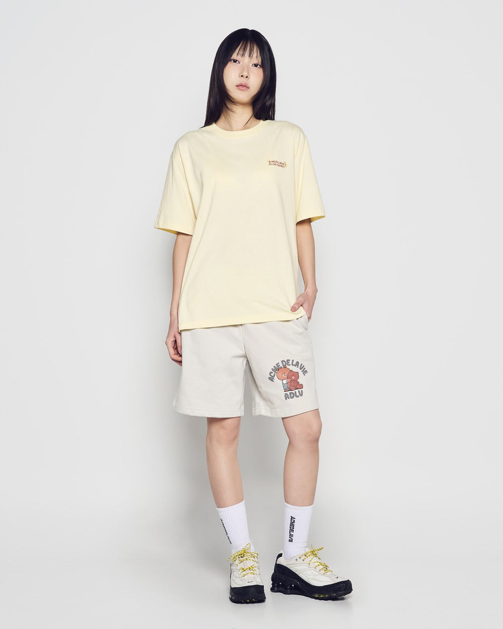 [LINE FRIEND]SLEEPING LINE FRIENDS SHORT SLEEVE T-SHIRT