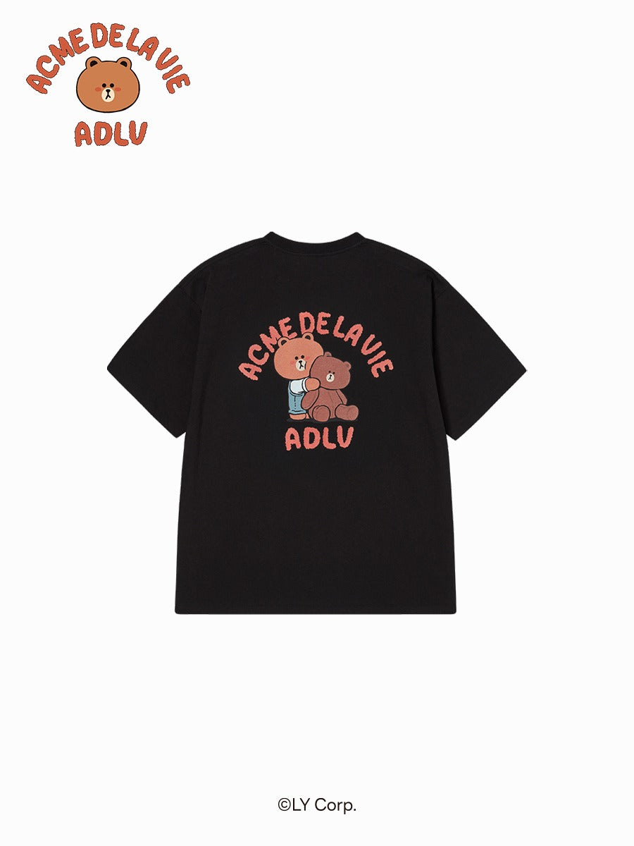 [LINE FRIEND]BEAR DOLL HUG BROWN LINE FRIENDS SHORT SLEEVE T-SHIRT