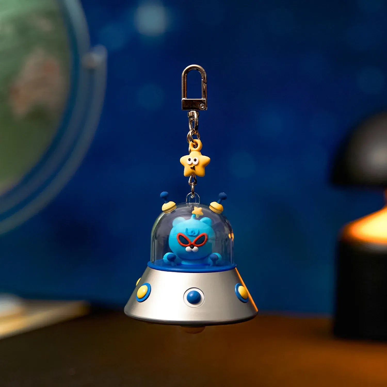 [KAKAO FRIENDS] Lucky Beam Alien UFO Light-Up Keyring