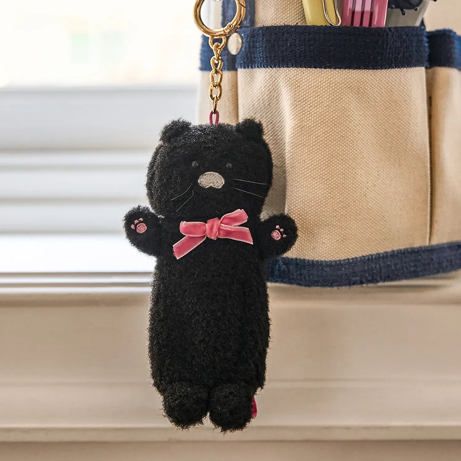 [KAKAO FRIENDS]Black Choonsik Lip Balm Case Keyring