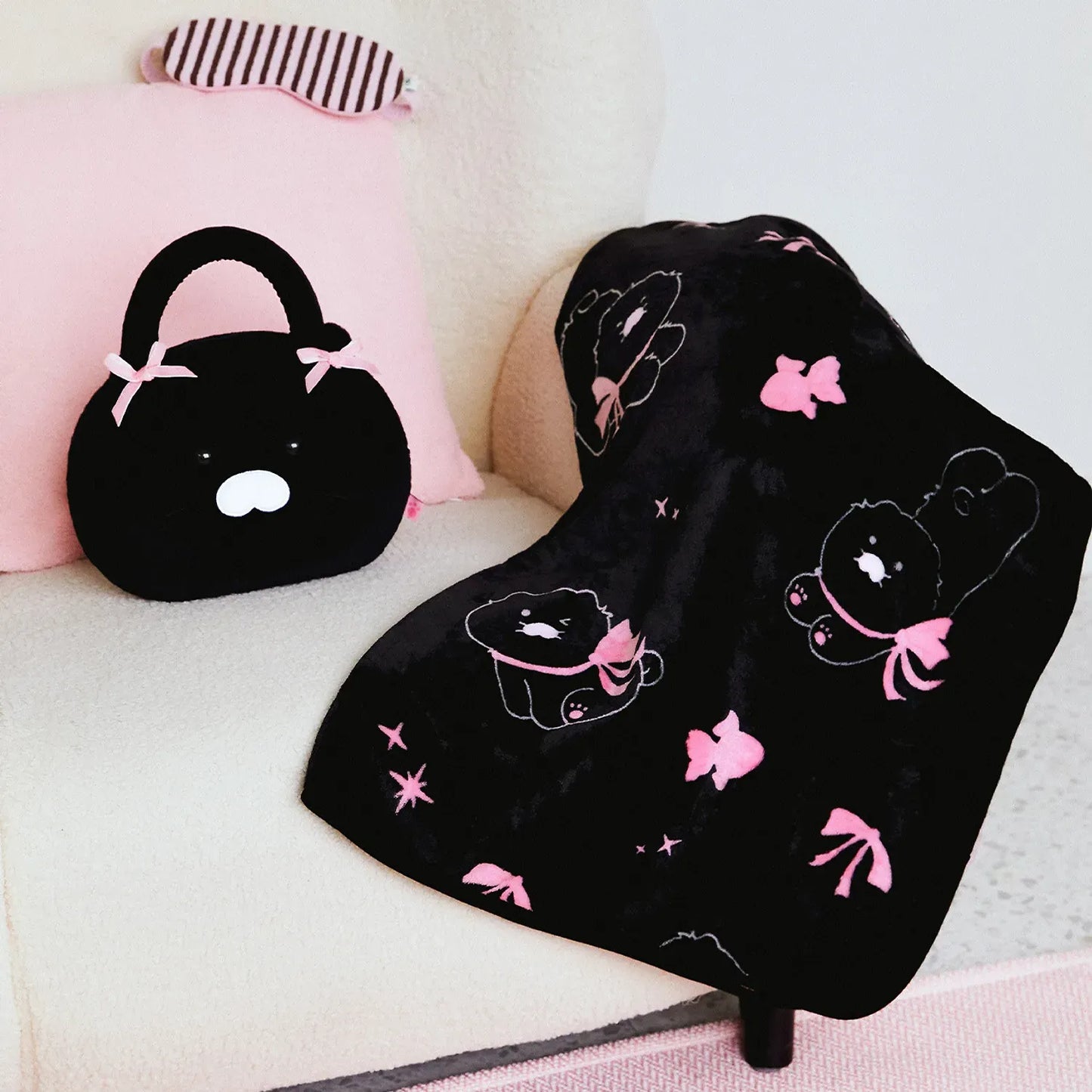 [KAKAO FRIENDS] Black Chun Pouch Blanket Chunsik