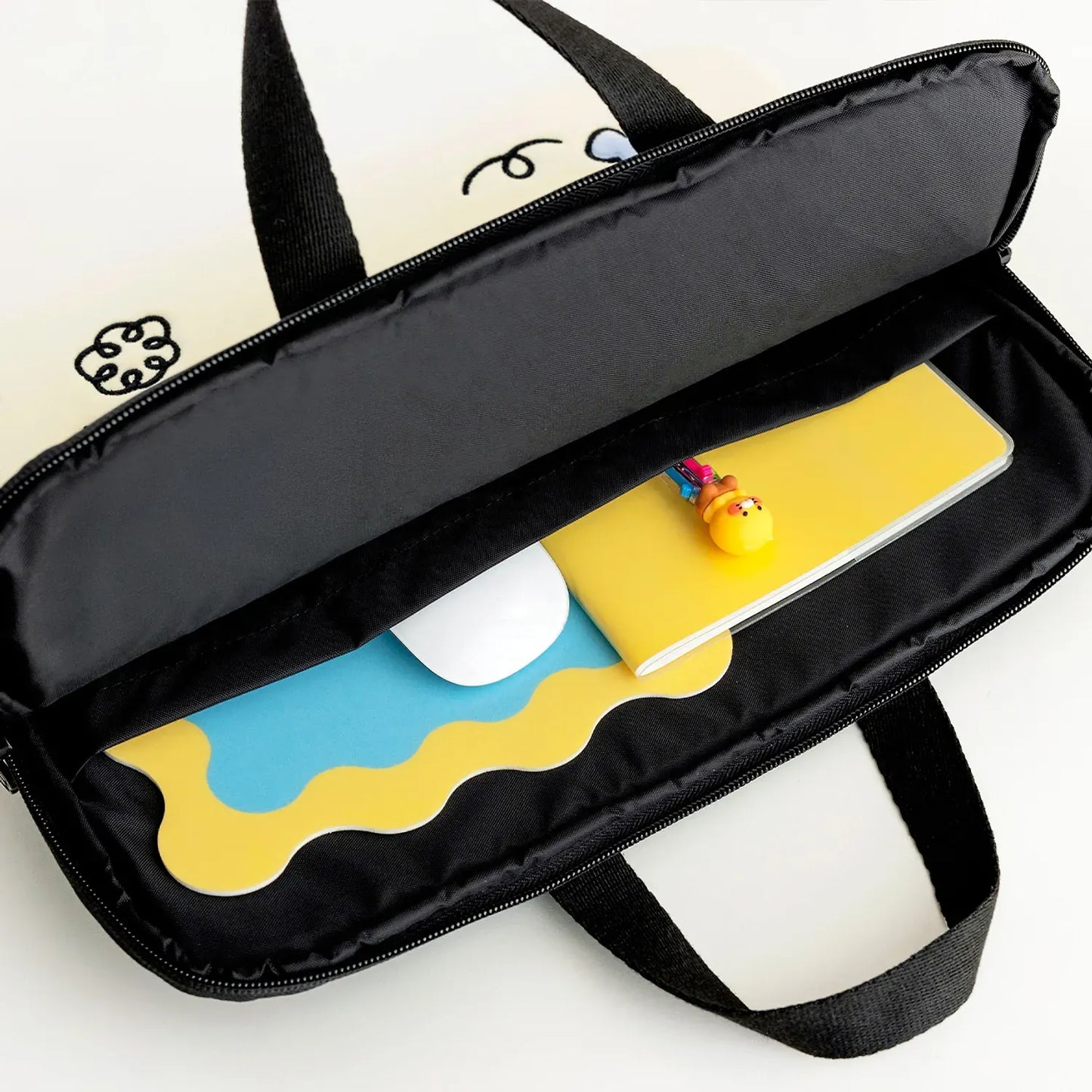[KAKAO FRIENDS] Chunsik 13-Inch Laptop Pouch