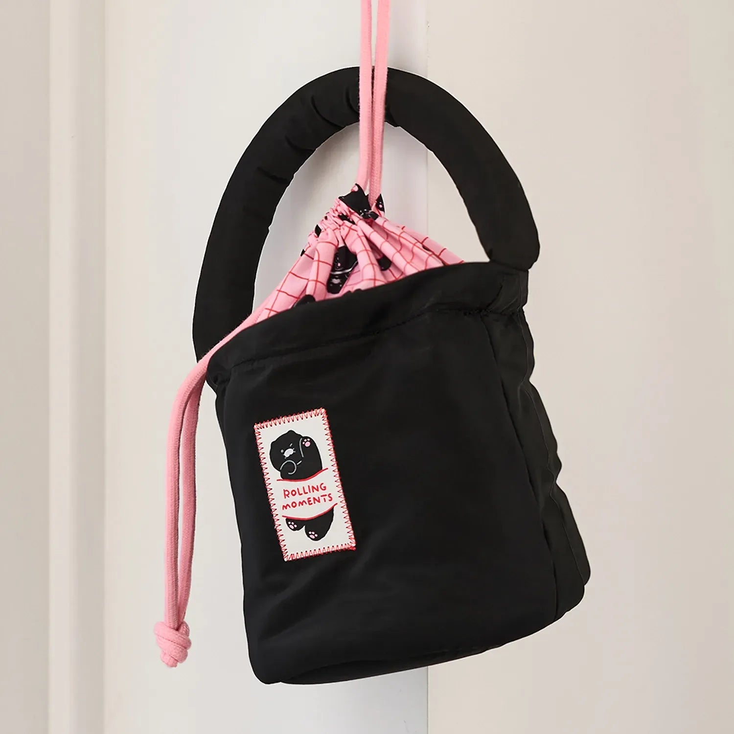 [KAKAO FRIENDS]Black Choonsik Padded Pouch Bag
