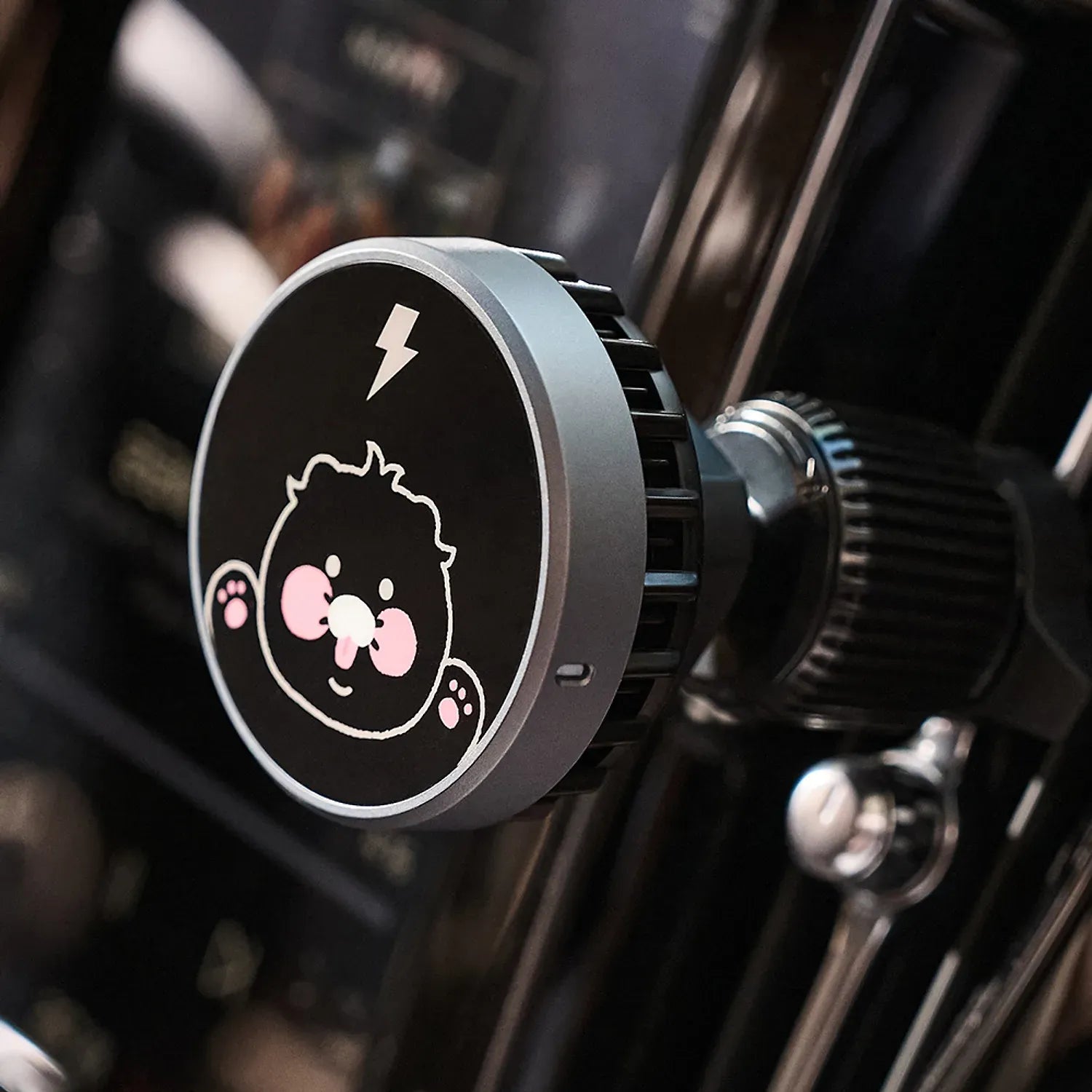 [KAKAO FRIENDS]Black Choonsik Qi2 Magnetic Car Charger with Cooling Fan