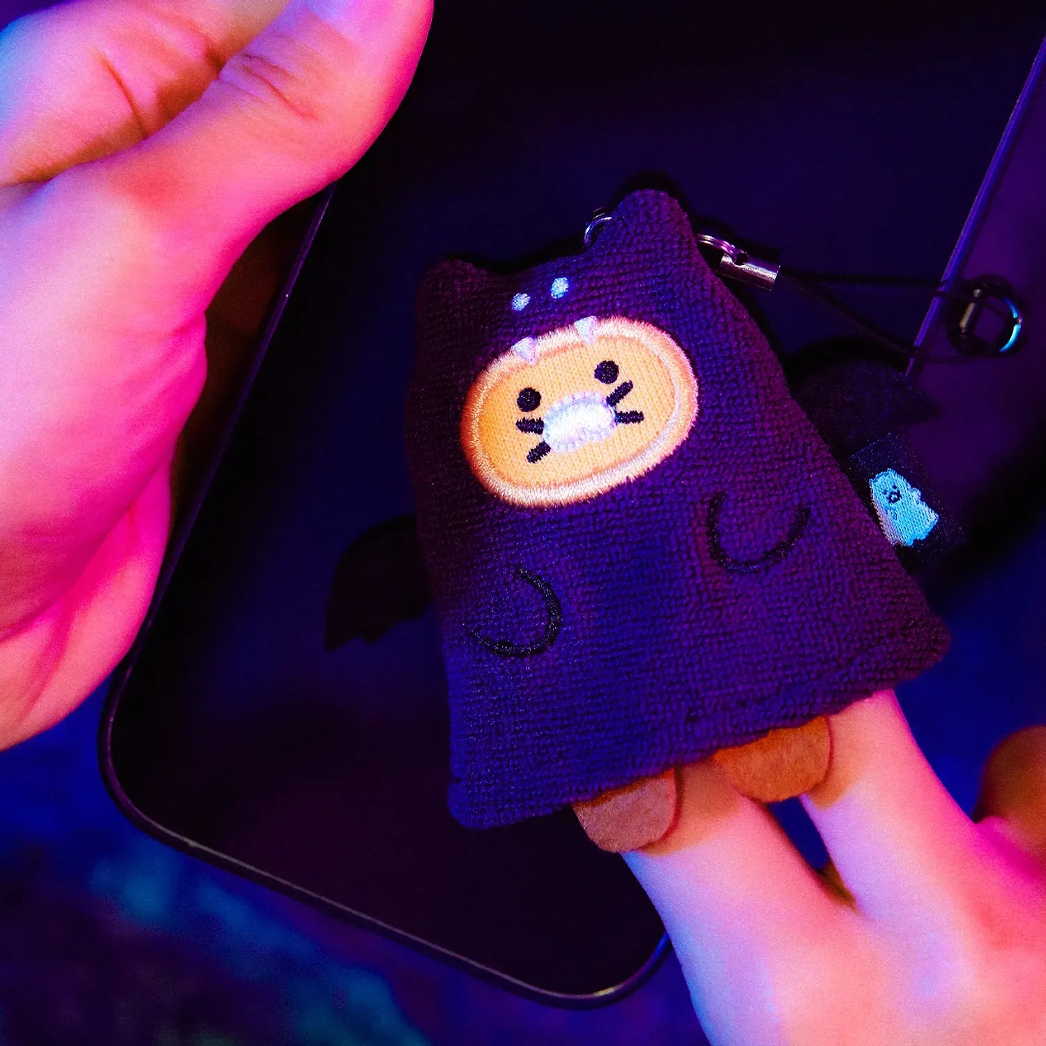 [KAKAO FRIENDS] Nyang Nyang Special Chunsik Ghost & Bat Phone Cleaner Strap