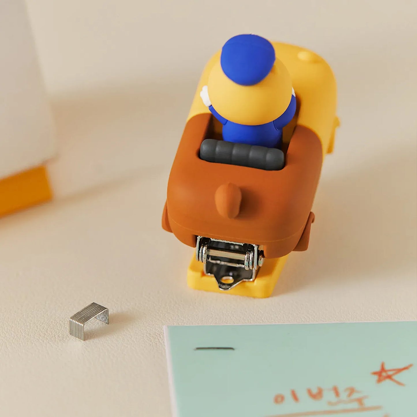 [KAKAO FRIENDS] Chunsik Bus Driver Stapler