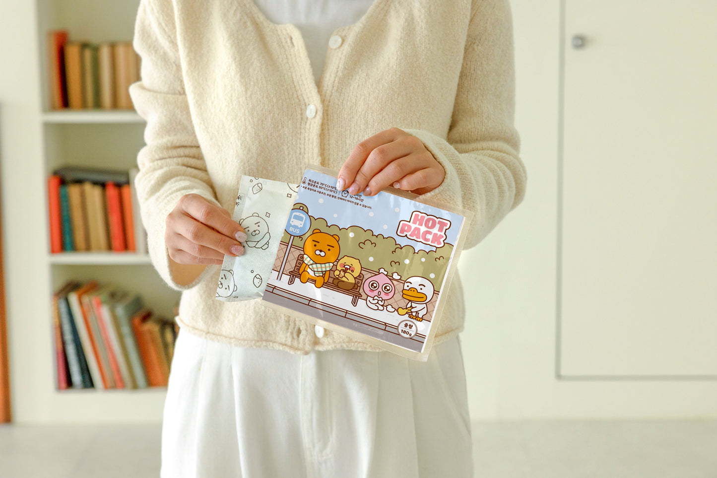 [KAKAO FRIENDS] Warm Hot Pack Holder Reusable Pouch Type