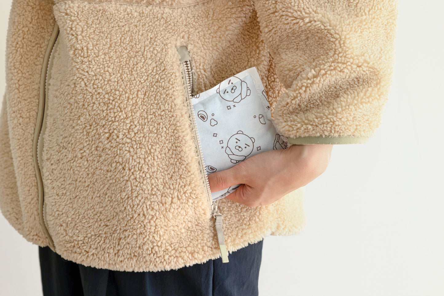 [KAKAO FRIENDS] Warm Hot Pack Holder Reusable Pouch Type